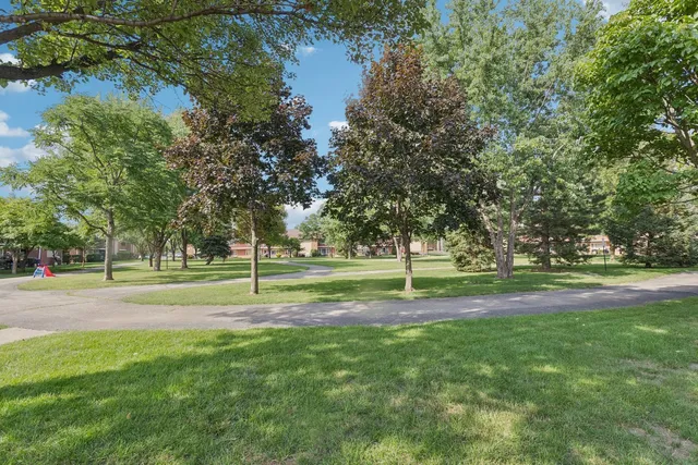 $165,000 | 1119 East Algonquin Road, Unit 7, Arlington Heights, IL 60005