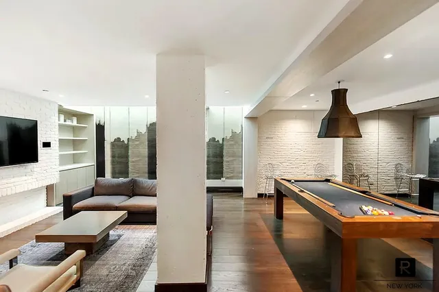 $1,100,000 | 211 East 13th Street, Unit 6D | East Village