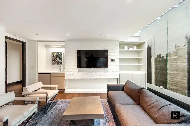 $1,100,000 | 211 East 13th Street, Unit 6D | East Village