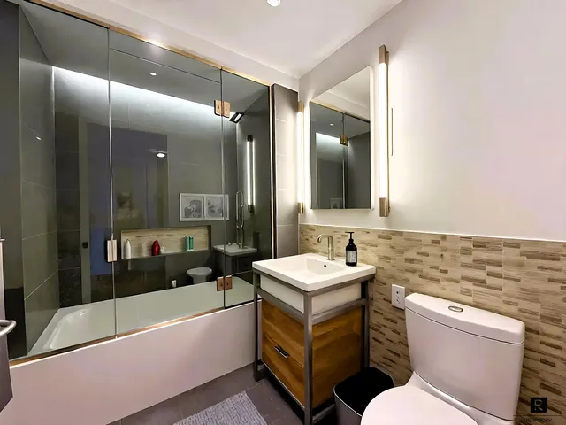 $1,100,000 | 211 East 13th Street, Unit 6D | East Village