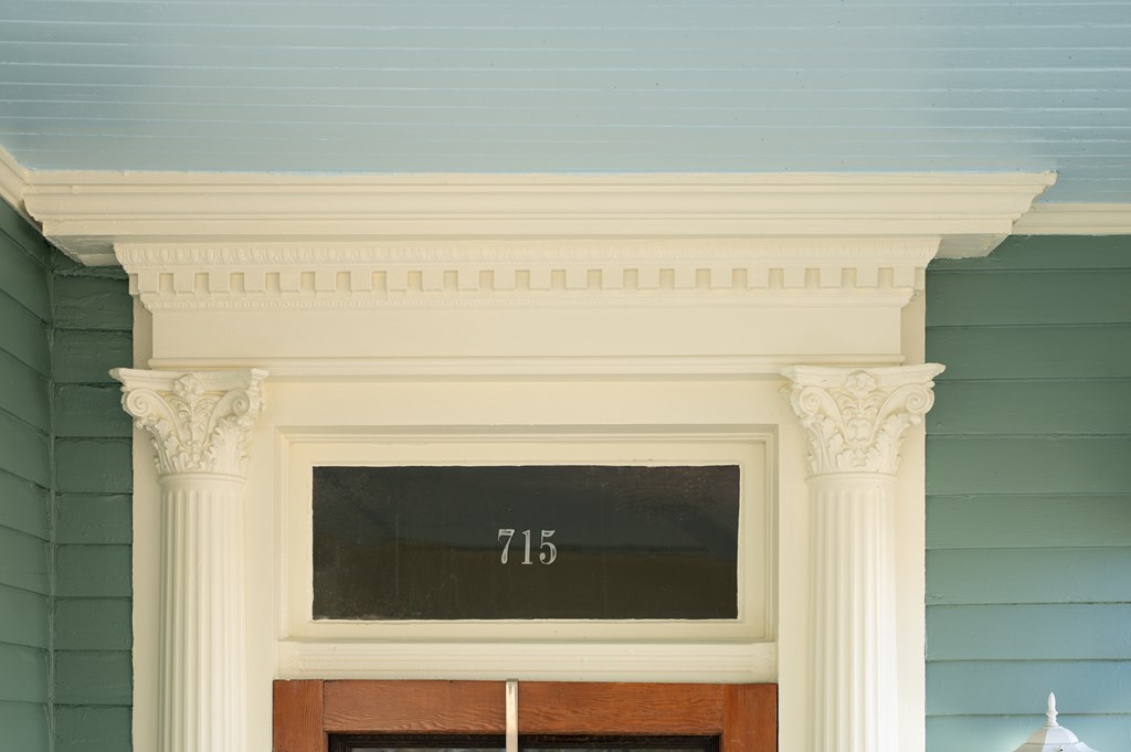 715 Broadway Columbus, GA 31901 - Photo 12 of 75 a close view of fireplace