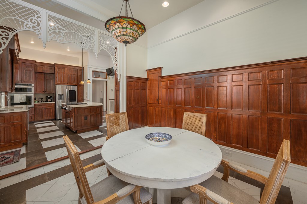 715 Broadway Columbus, GA 31901 - Photo 41 of 75 a very nice looking dining room with a table and chairs