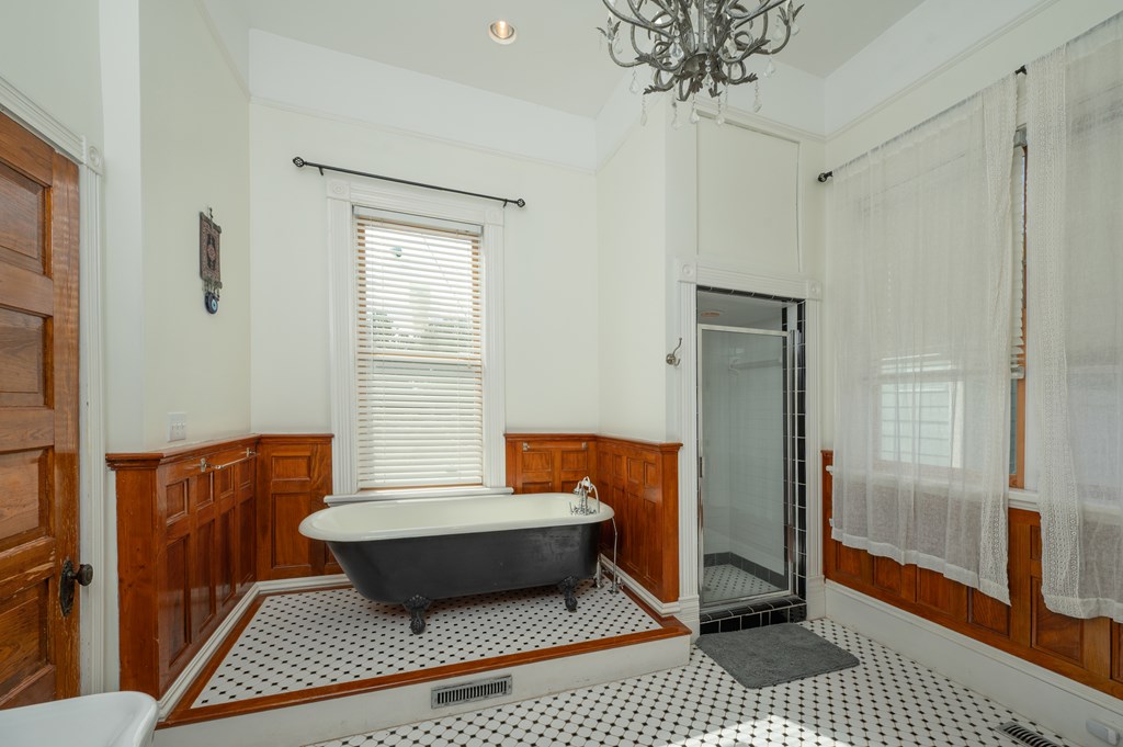 715 Broadway Columbus, GA 31901 - Photo 45 of 75 a living room with a couch and a table