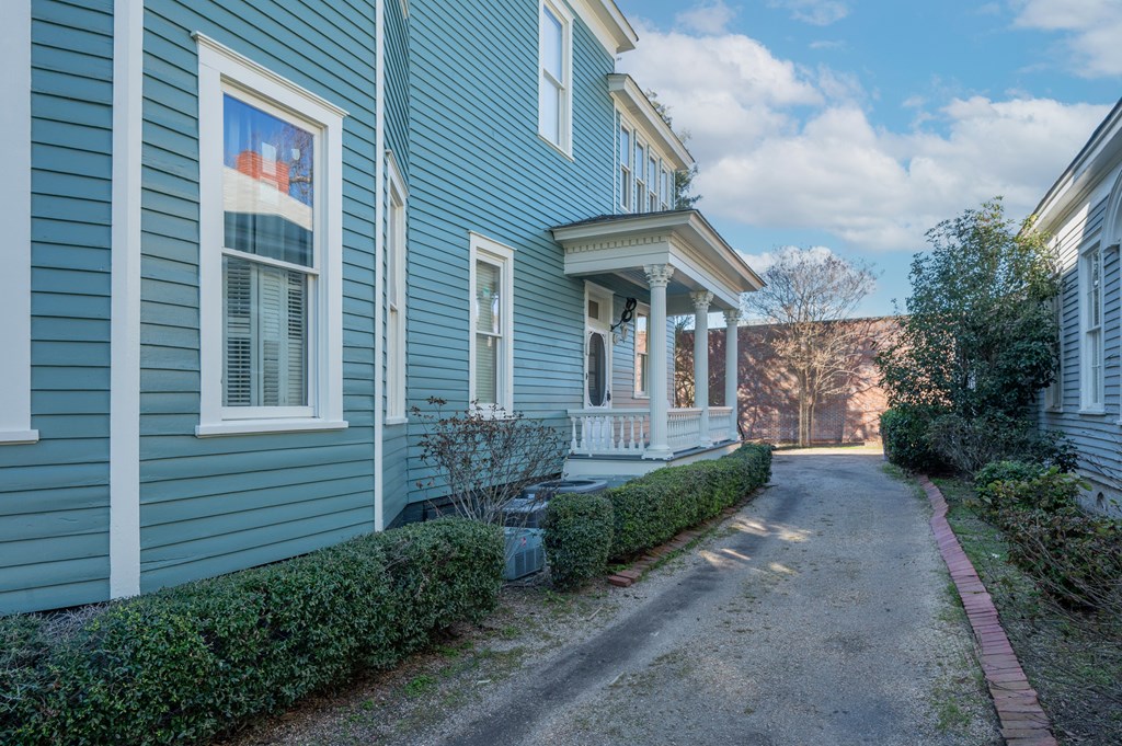 715 Broadway Columbus, GA 31901 - Photo 74 of 75 a front view of a house with garden