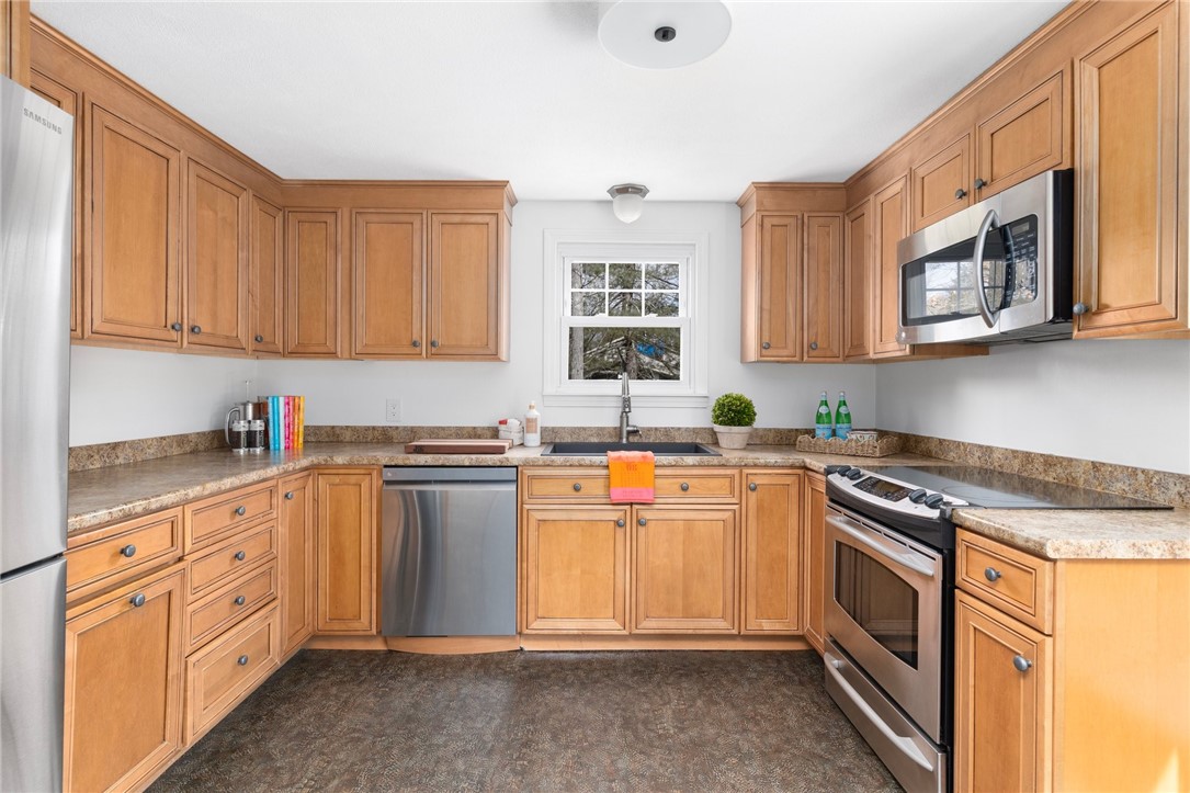 490 Howland Road East Greenwich, RI 02818 - Photo 15 of 41 Gallery Image 15