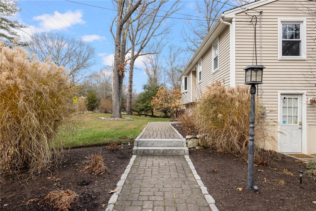 490 Howland Road East Greenwich, RI 02818 - Photo 5 of 41 Gallery Image 5