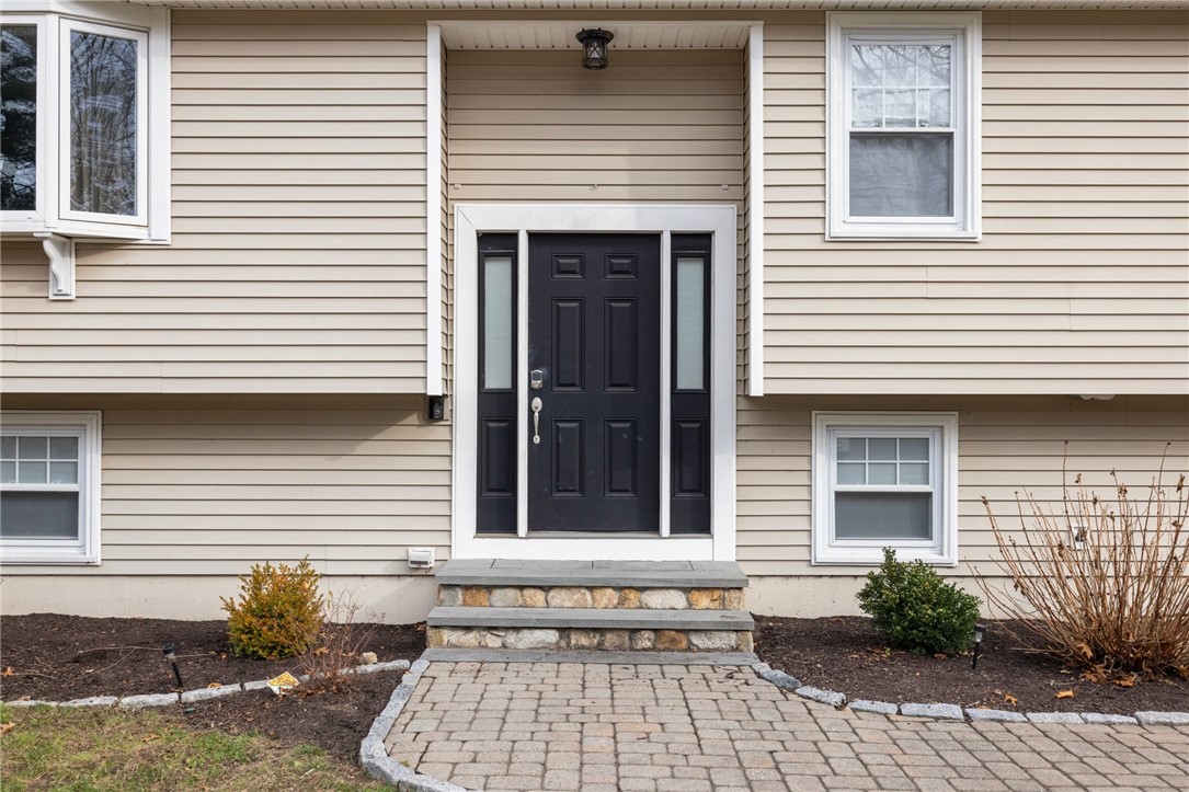 490 Howland Road East Greenwich, RI 02818 - Photo 6 of 41 Gallery Image 6