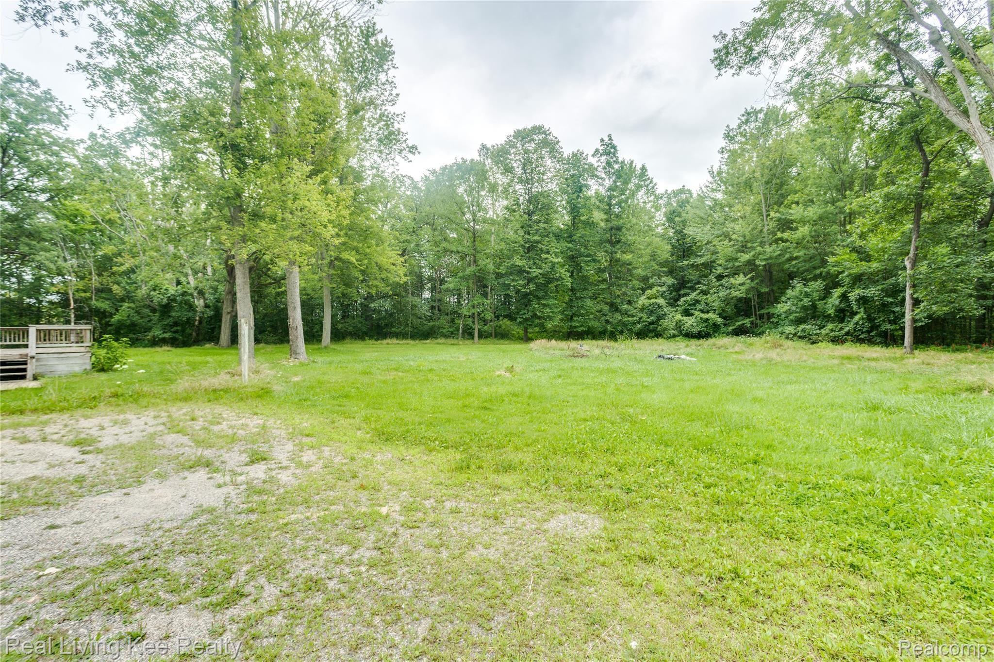 14393 Speaker Road Yale, MI 48097 - Photo 9 of 37 14384 Speaker Rd (1 of 36).jpg