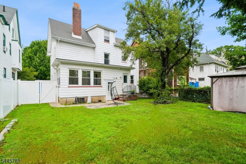 585 Ridge Street Newark, NJ 07104 - Photo 26 of 34