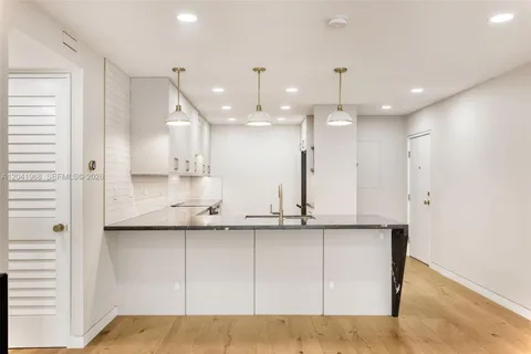 $675,000 | 100 Edgewater Drive, Unit 142, Coral Gables, FL 33133
