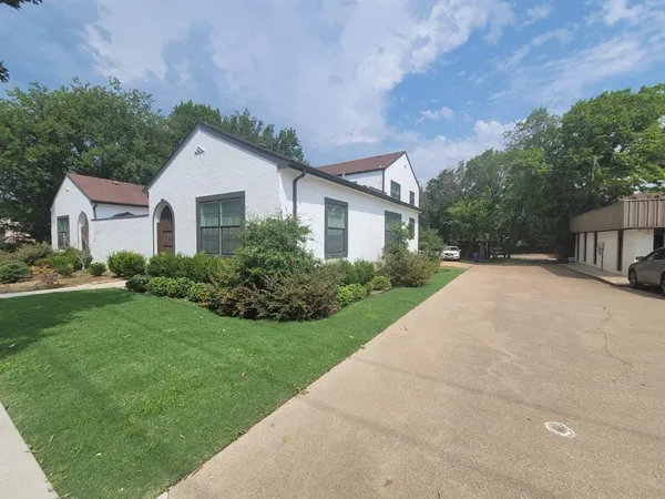 $1,250 | 1002 West 2nd Avenue, Corsicana, TX 75110