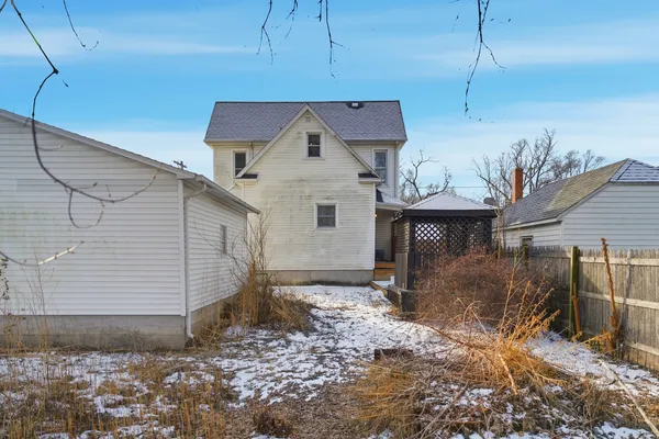 $109,900 | 1507 West 9th Street, Dixon, IL 61021