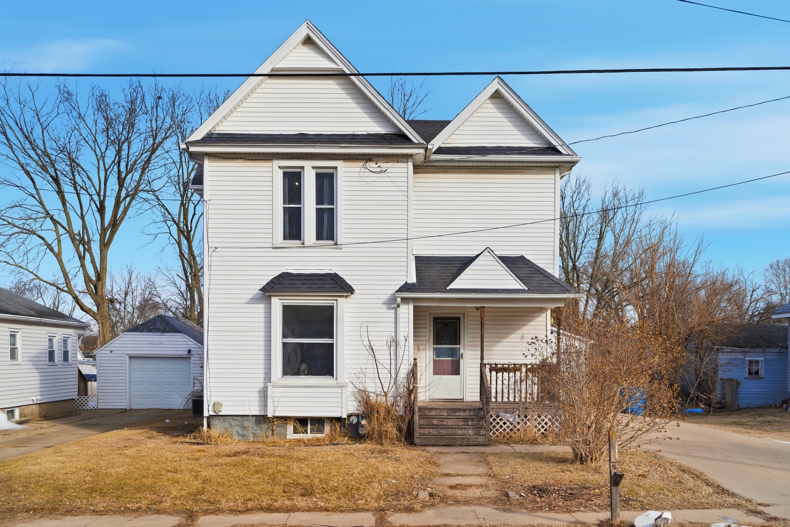 1507 West 9th Street Dixon, IL 61021 - Photo 22 of 22 a front view of a house with garden
