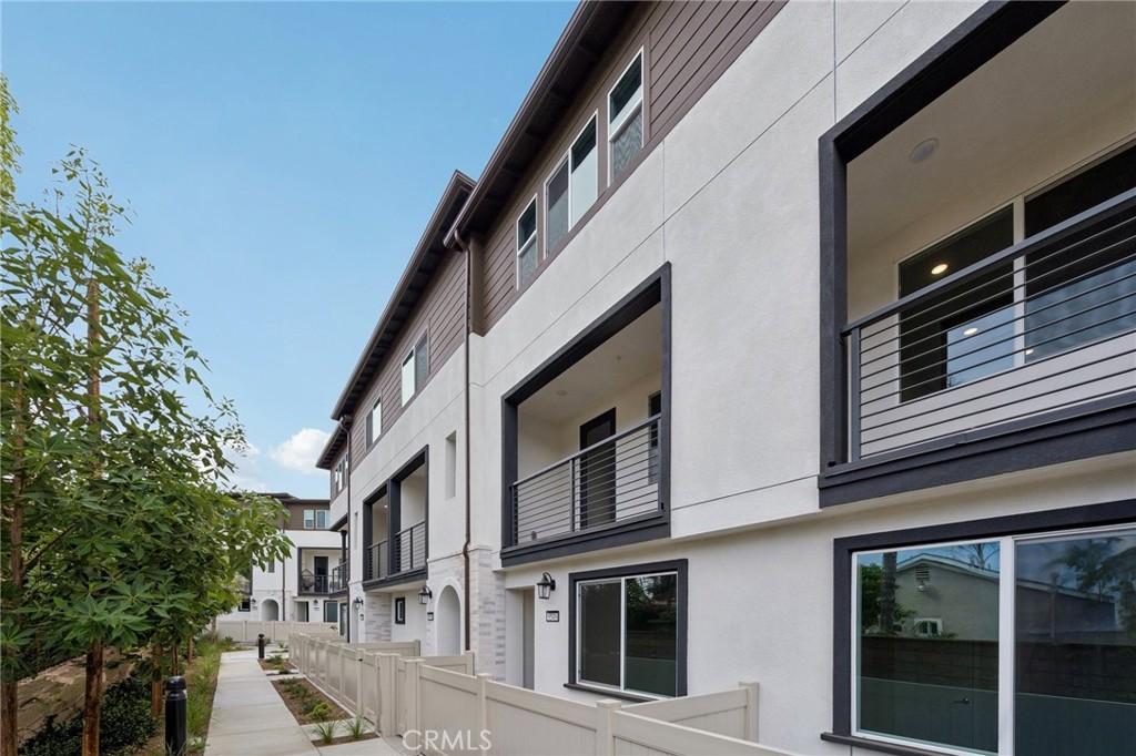 9549 Hannah Way Riverside, CA 92503 - Photo 3 of 35 Gallery Image 3