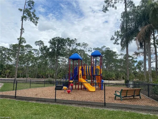 $2,300 | 5070 Cedar Springs Drive, Unit 201, Naples, FL 34110