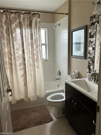 $2,300 | 5070 Cedar Springs Drive, Unit 201, Naples, FL 34110