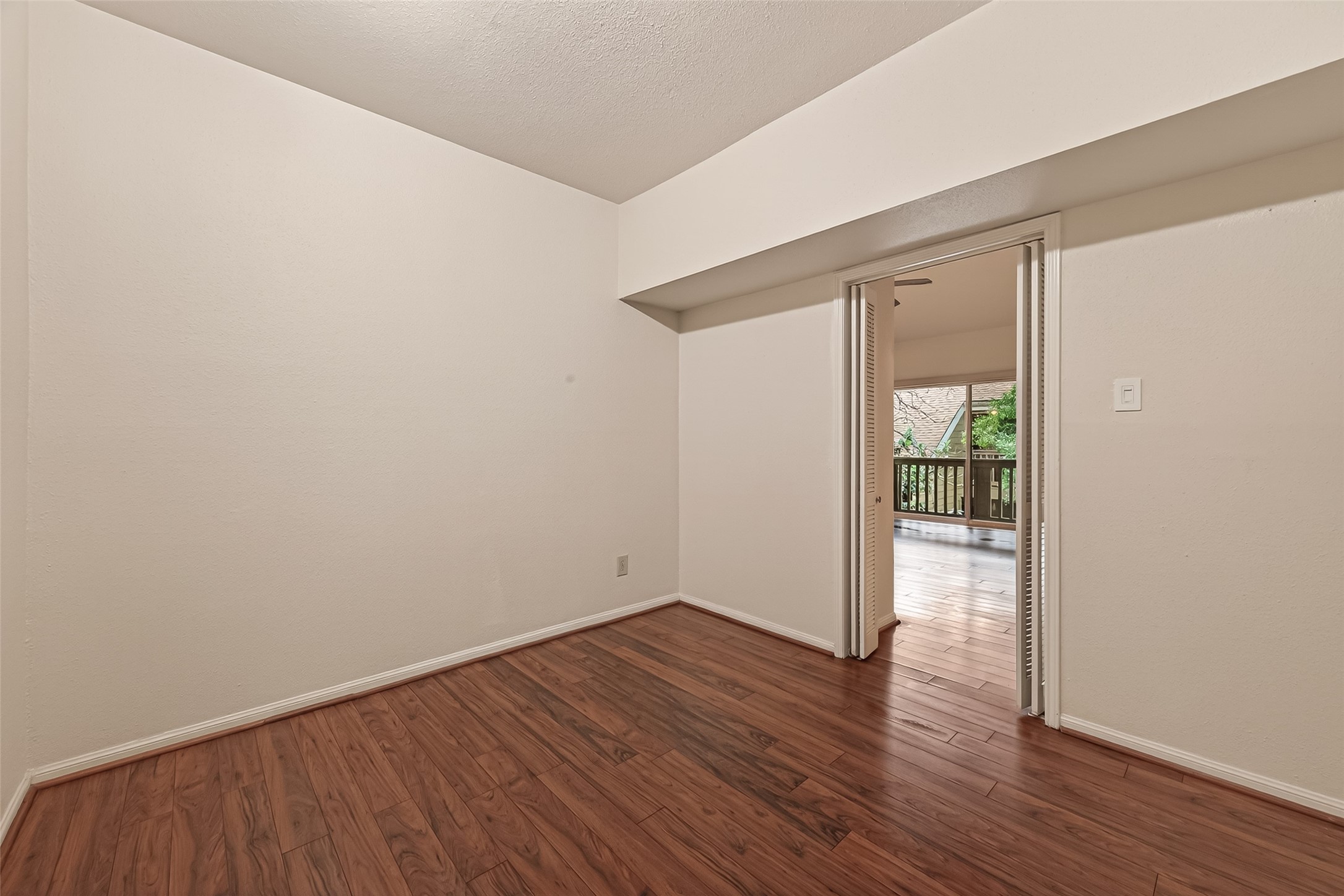 2100 Tanglewilde Street, Unit 596 Houston, TX 77063 - Photo 16 of 32 Study right off living room. Add futon for guests