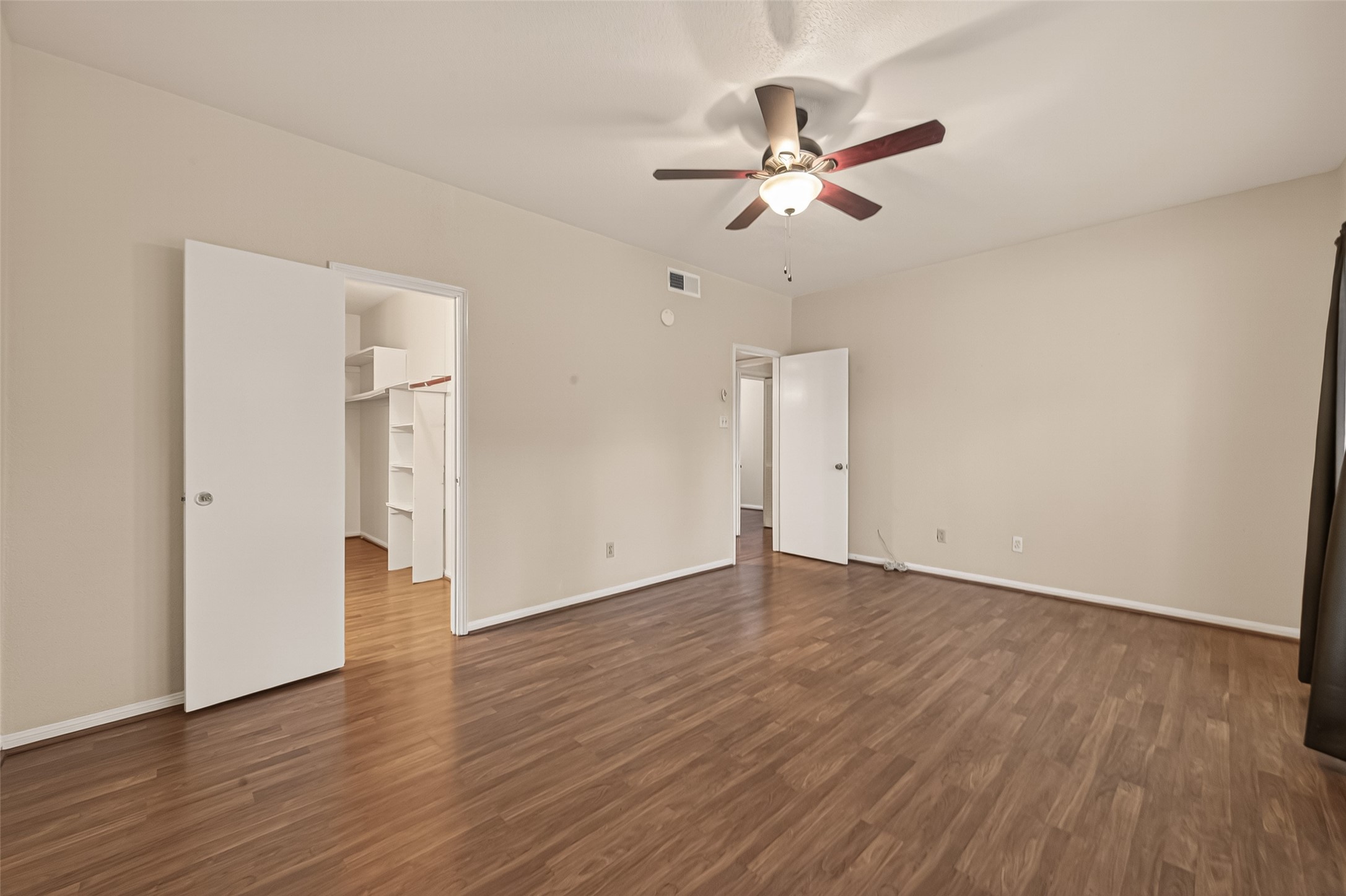 2100 Tanglewilde Street, Unit 596 Houston, TX 77063 - Photo 18 of 32 New ceiling fan too