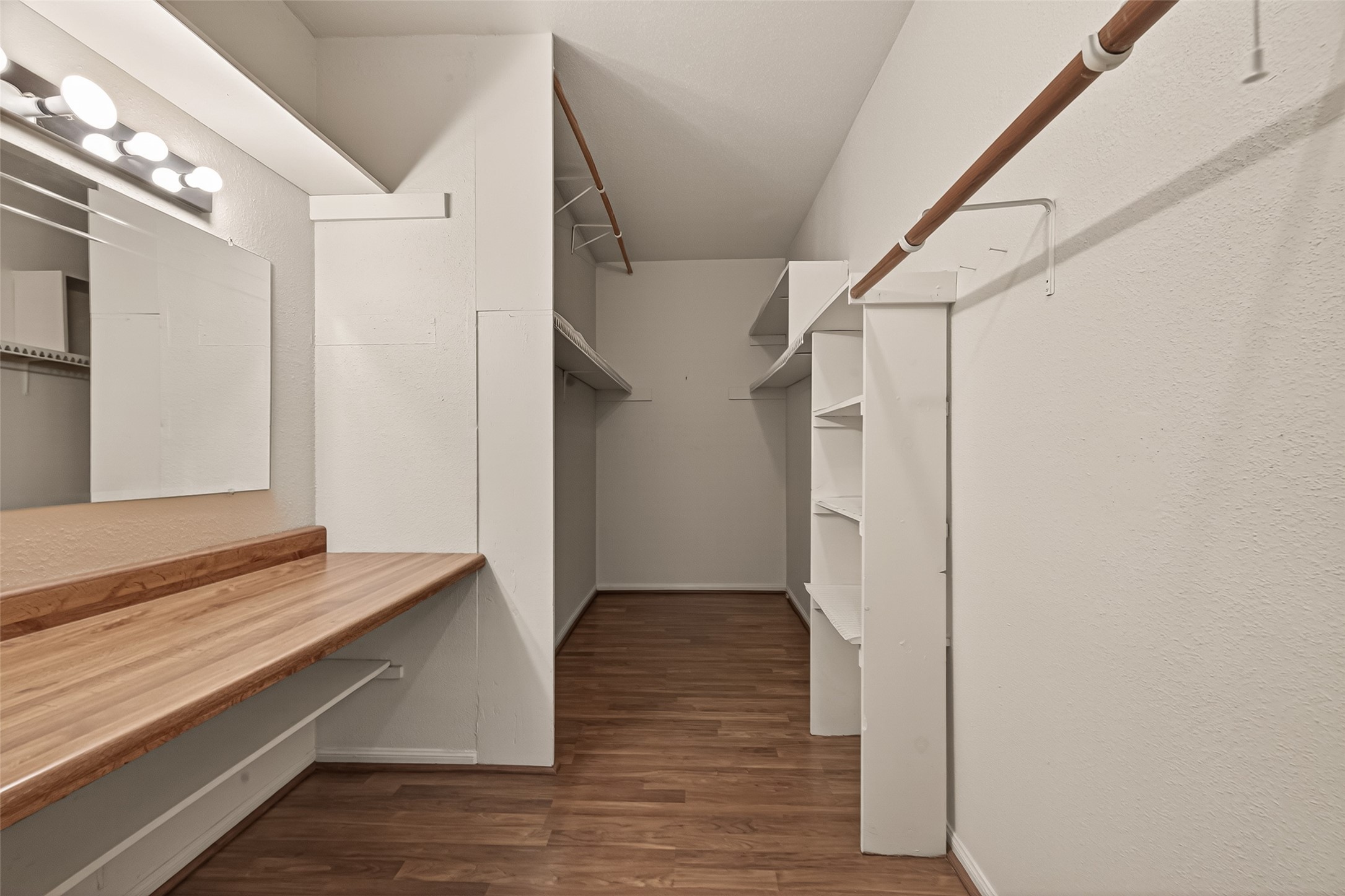 2100 Tanglewilde Street, Unit 596 Houston, TX 77063 - Photo 21 of 32 Abundant space and storage in closet