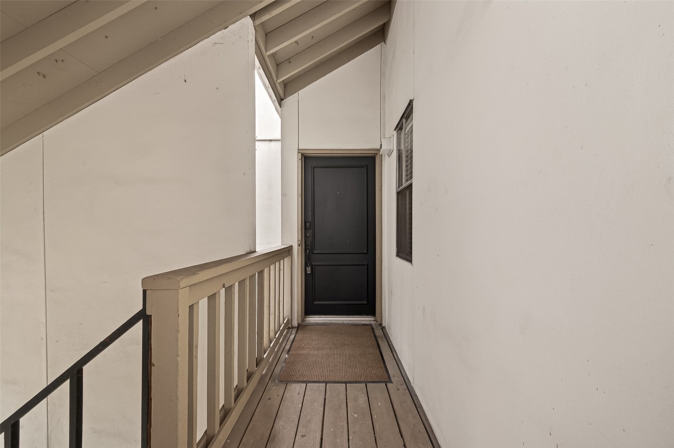 2100 Tanglewilde Street, Unit 596 Houston, TX 77063 - Photo 5 of 32 The unit is located on the second floor with covered entrance