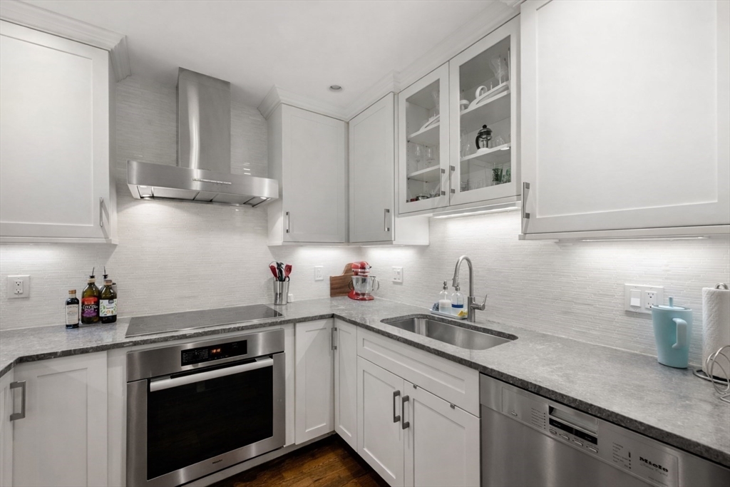 267 Beacon Street, Unit 2 Boston, MA 02116 - Photo 16 of 21