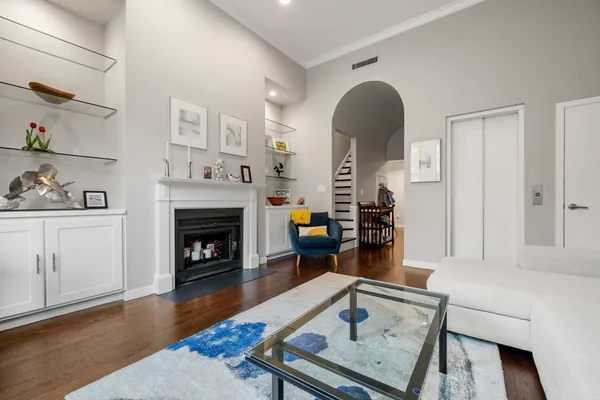$9,400 | 267 Beacon Street, Unit 2, Boston, MA 02116