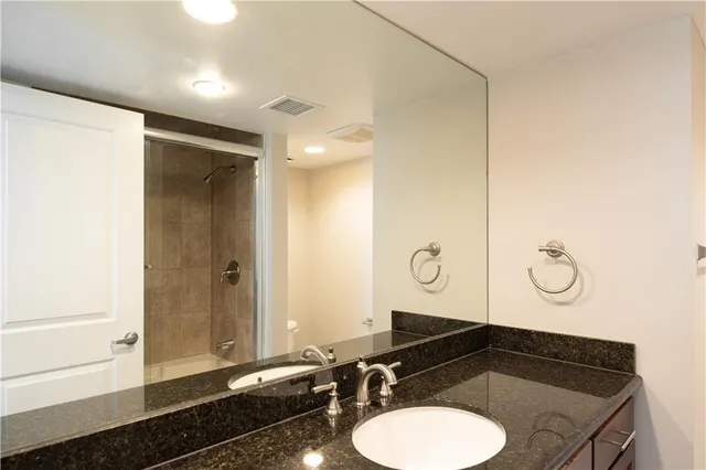 $300,000 | 600 Admiral Boulevard, Unit 602, Kansas City, MO 64106