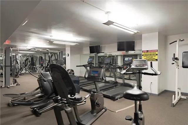 $300,000 | 600 Admiral Boulevard, Unit 602, Kansas City, MO 64106