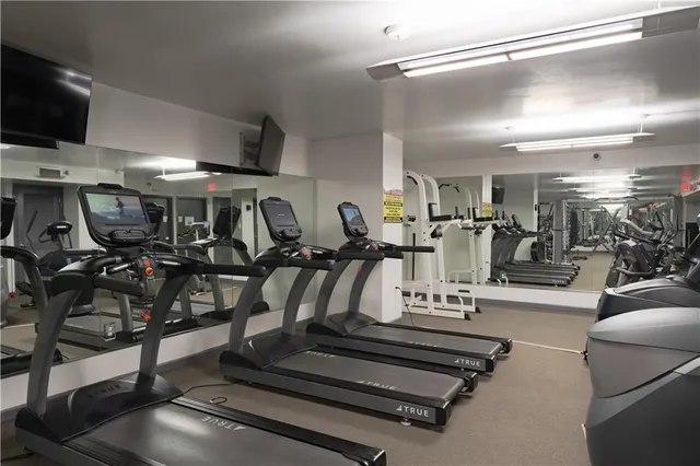 $300,000 | 600 Admiral Boulevard, Unit 602, Kansas City, MO 64106