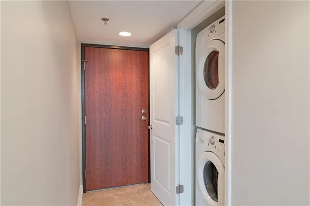 $300,000 | 600 Admiral Boulevard, Unit 602, Kansas City, MO 64106