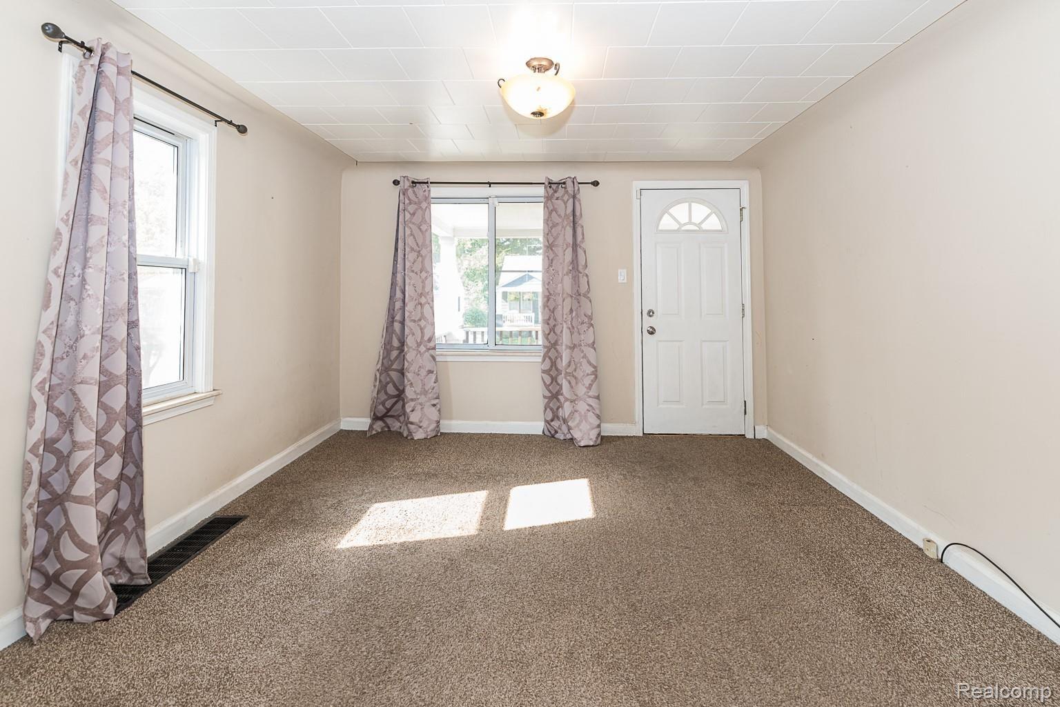 1930 Romeo Street Ferndale, MI 48220 - Photo 4 of 15 DSC_7464.jpg