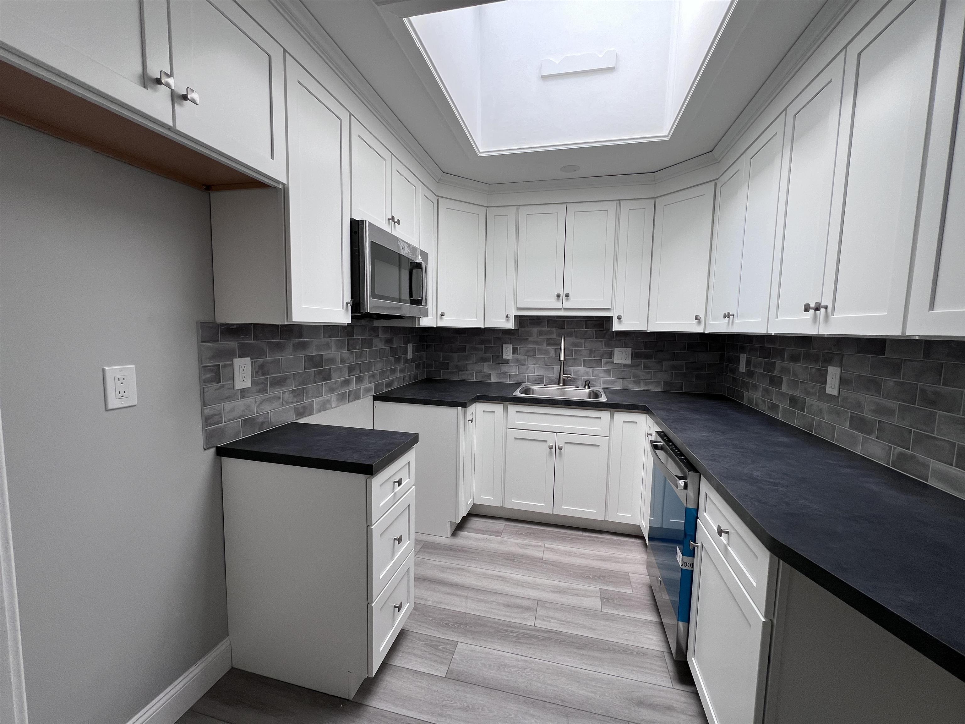 444 Lafayette Road, Unit 3 Hampton, NH 03842 - Photo 2 of 9