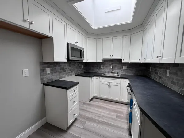 $1,900 | 444 Lafayette Road, Unit 3, Hampton, NH 03842