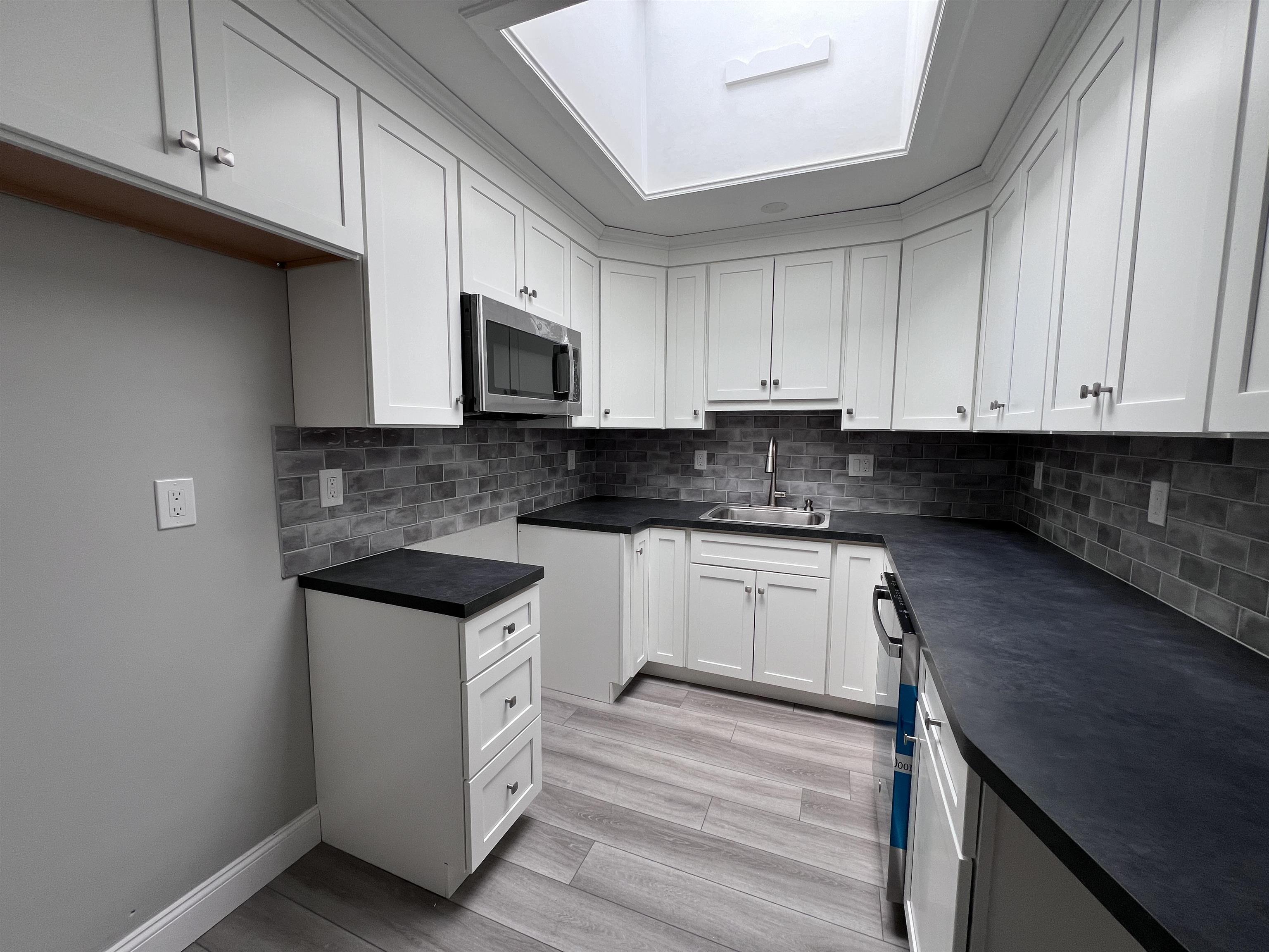 444 Lafayette Road, Unit 3 Hampton, NH 03842 - Photo 3 of 9