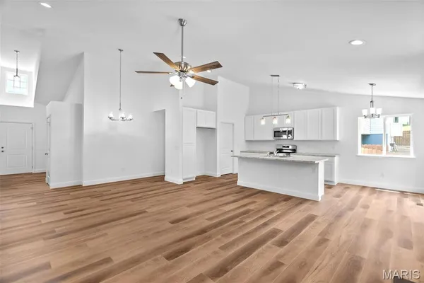 $324,900 | 1724 12 Oaks Place, Pevely, MO 63070