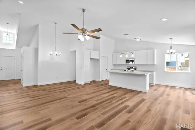 $334,900 | 1724 12 Oaks Place, Pevely, MO 63070