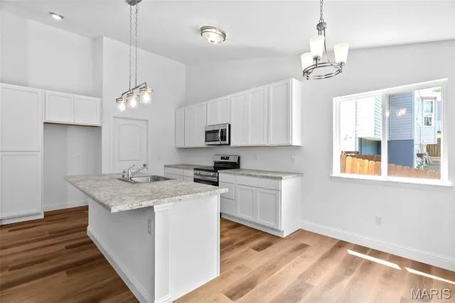 $334,900 | 1724 12 Oaks Place, Pevely, MO 63070