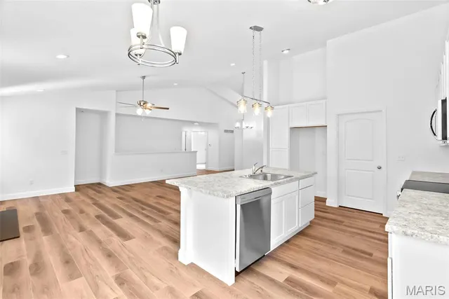 $334,900 | 1724 12 Oaks Place, Pevely, MO 63070