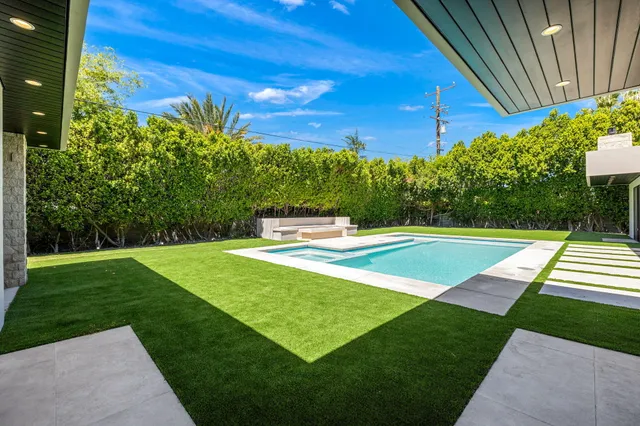 $2,499,999 | 473 North Burton Way, Palm Springs, CA 92262