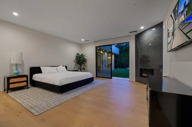 $2,499,999 | 473 North Burton Way, Palm Springs, CA 92262