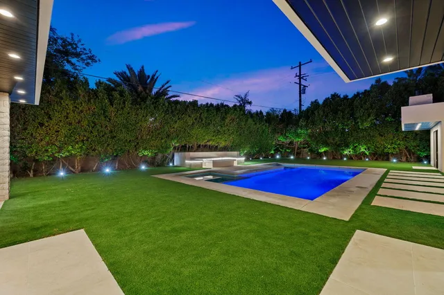 $2,499,999 | 473 North Burton Way, Palm Springs, CA 92262