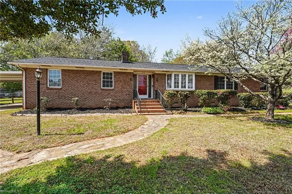 $219,995 | 100 Kenwood Lane, Lexington, NC 27295