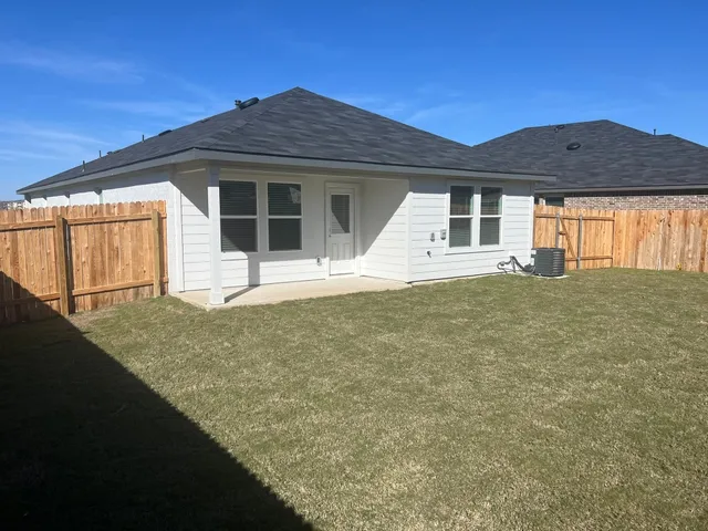 $1,675 | 112 Raymondville Path, San Marcos, TX 78666