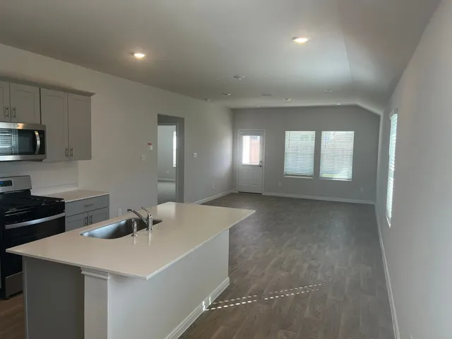 $1,675 | 112 Raymondville Path, San Marcos, TX 78666