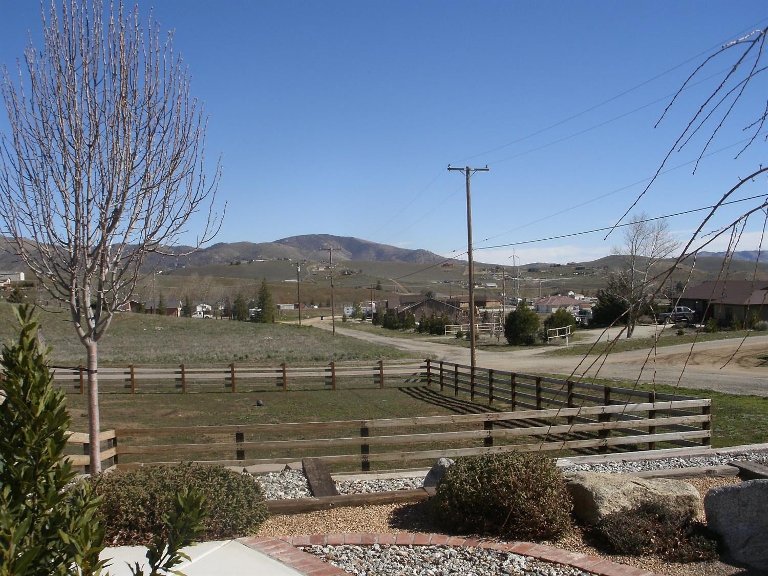 23937 Clover Spring Road Tehachapi, CA 93561 - Photo 5 of 36 Gallery Image 5
