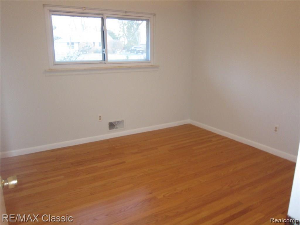 4366 Fieldbrook Road West Bloomfield, MI 48323 - Photo 15 of 19