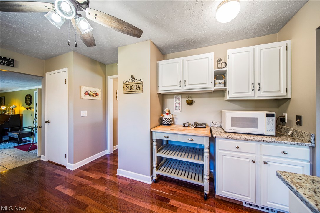 38892 Johnnycake Ridge Road Willoughby, OH 44094 - Photo 11 of 46 Gallery Image 11