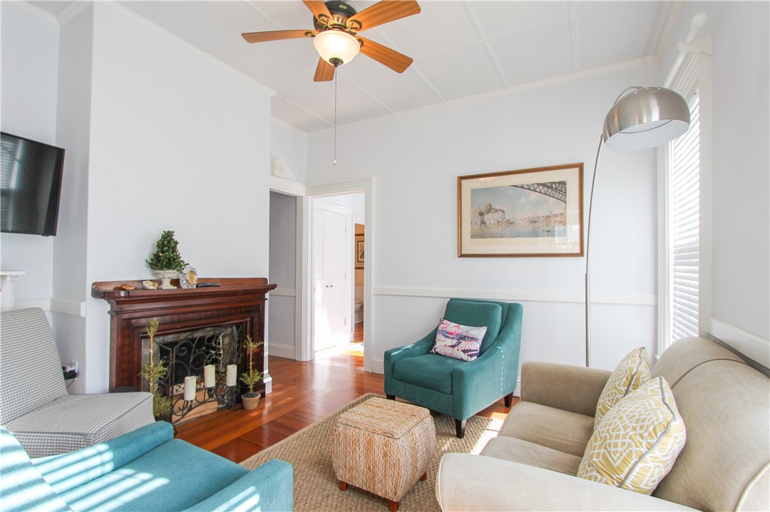 46 Corne Street Newport, RI 02840 - Photo 12 of 36