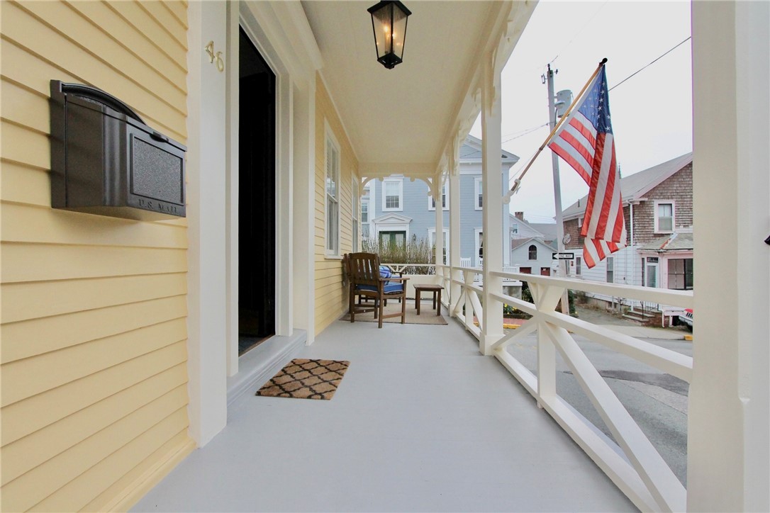 46 Corne Street Newport, RI 02840 - Photo 3 of 36