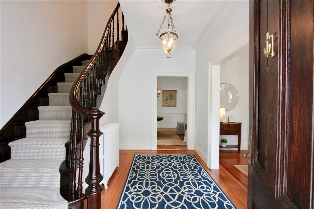 46 Corne Street Newport, RI 02840 - Photo 5 of 36